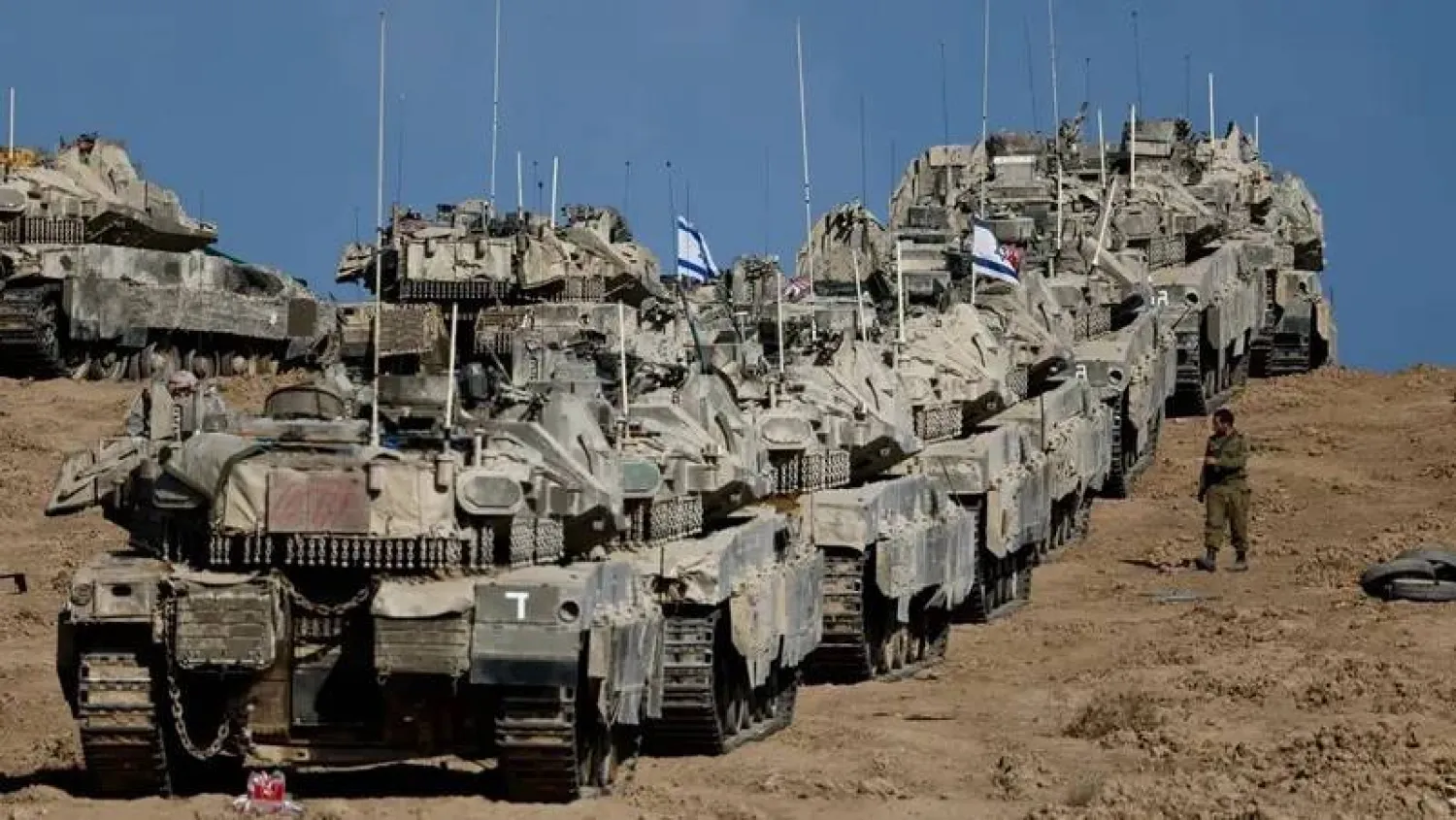 آليات إسرائيلية عند مشارف غزة (أرشيفية)
