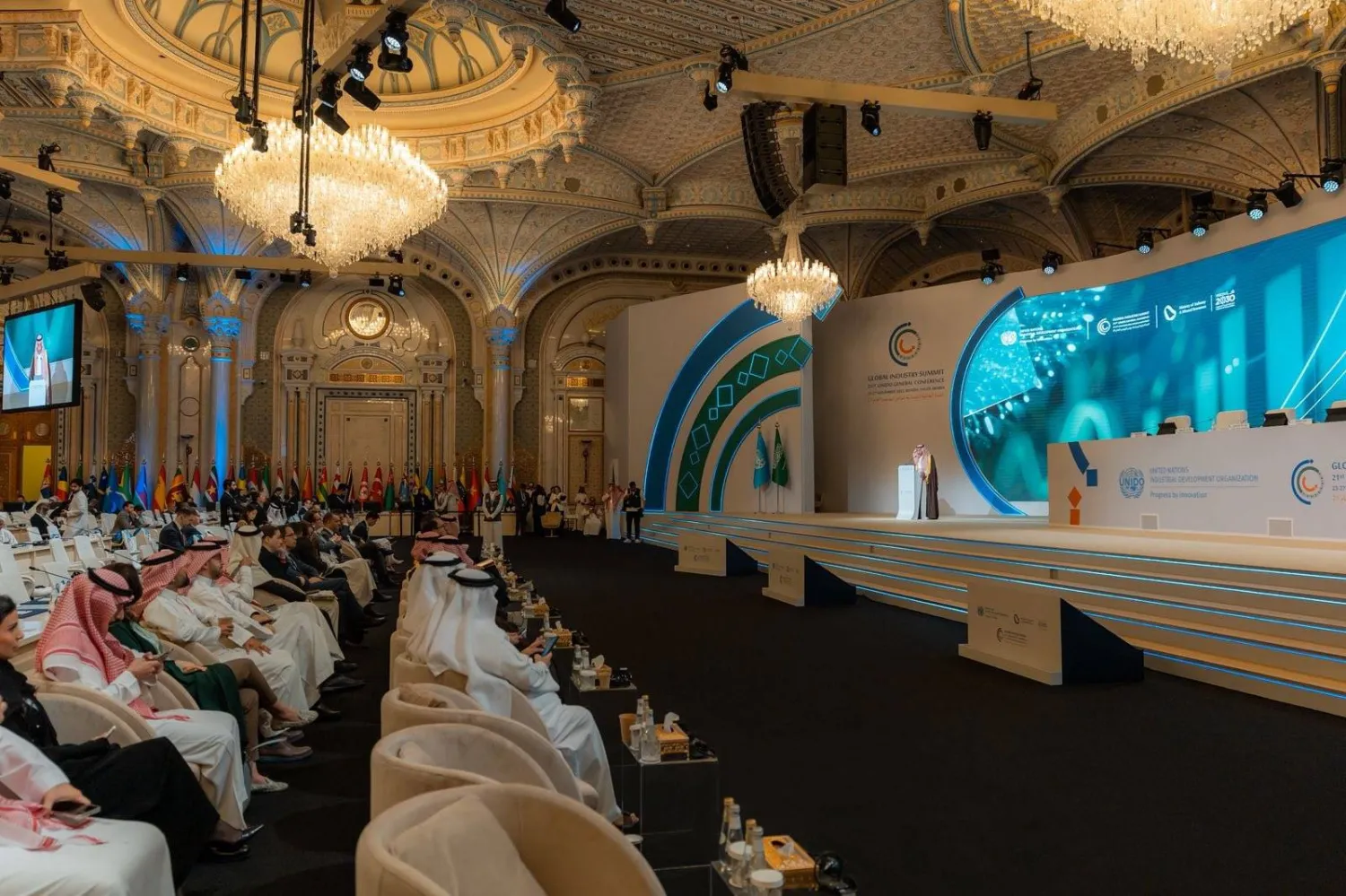 وزير الصناعة والثروة المعدنية السعودي يتحدث في «يوم الاستثمار والشراكات» خلال مؤتمر«يونيدو» (إكس)