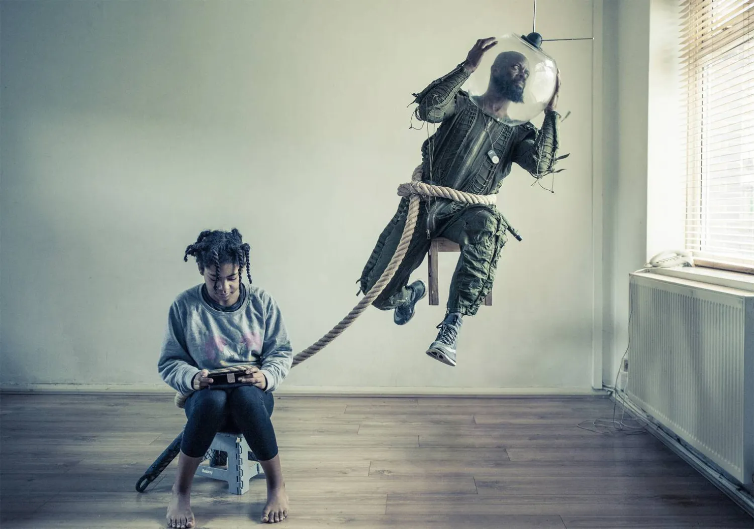 واحد من الأعمال الفنية المعروضة في المعرض (متحف بيثلم)