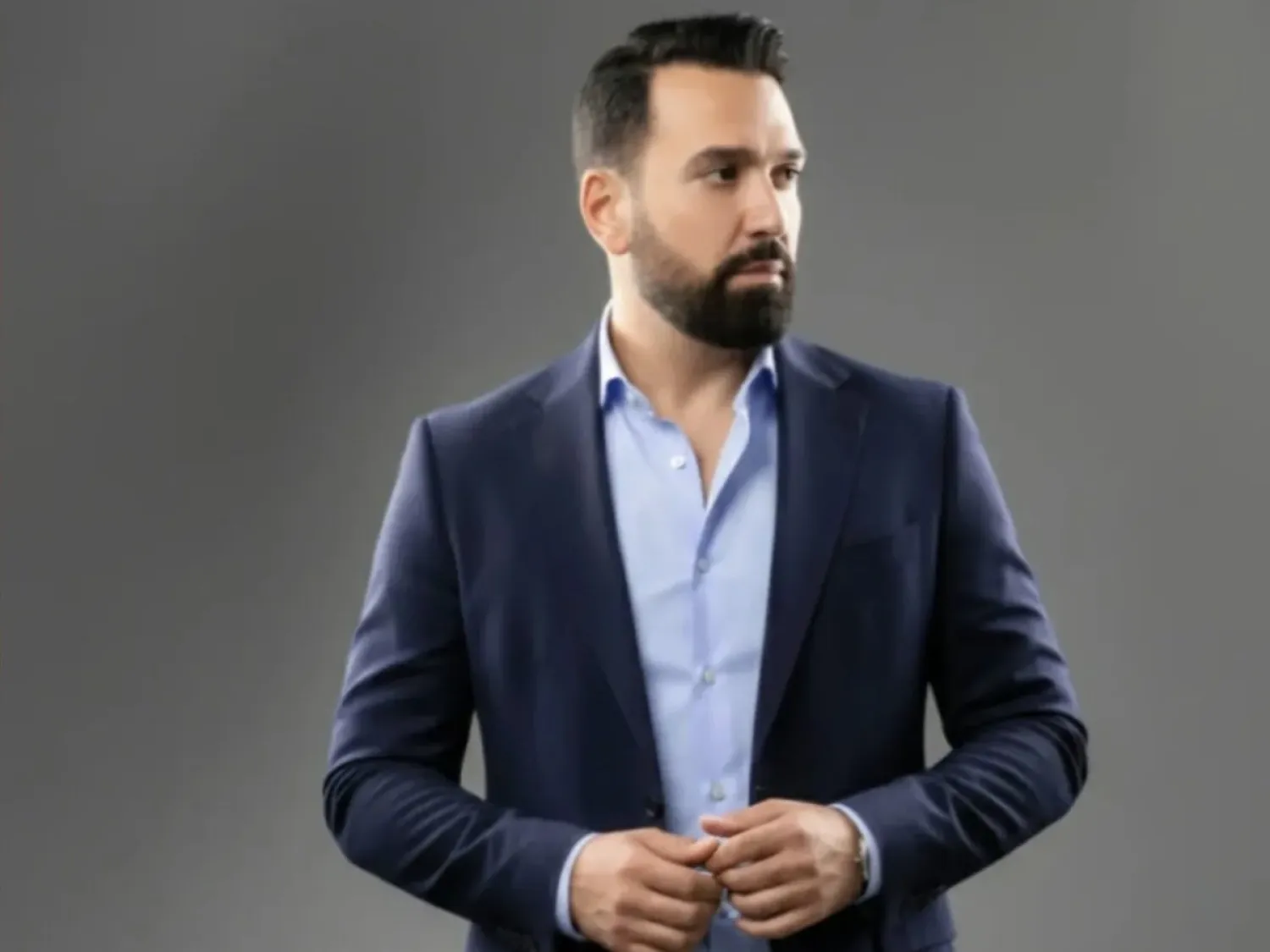 ينشغل حالياً في كتابة مسلسل «من الصفر» (طارق سويد)