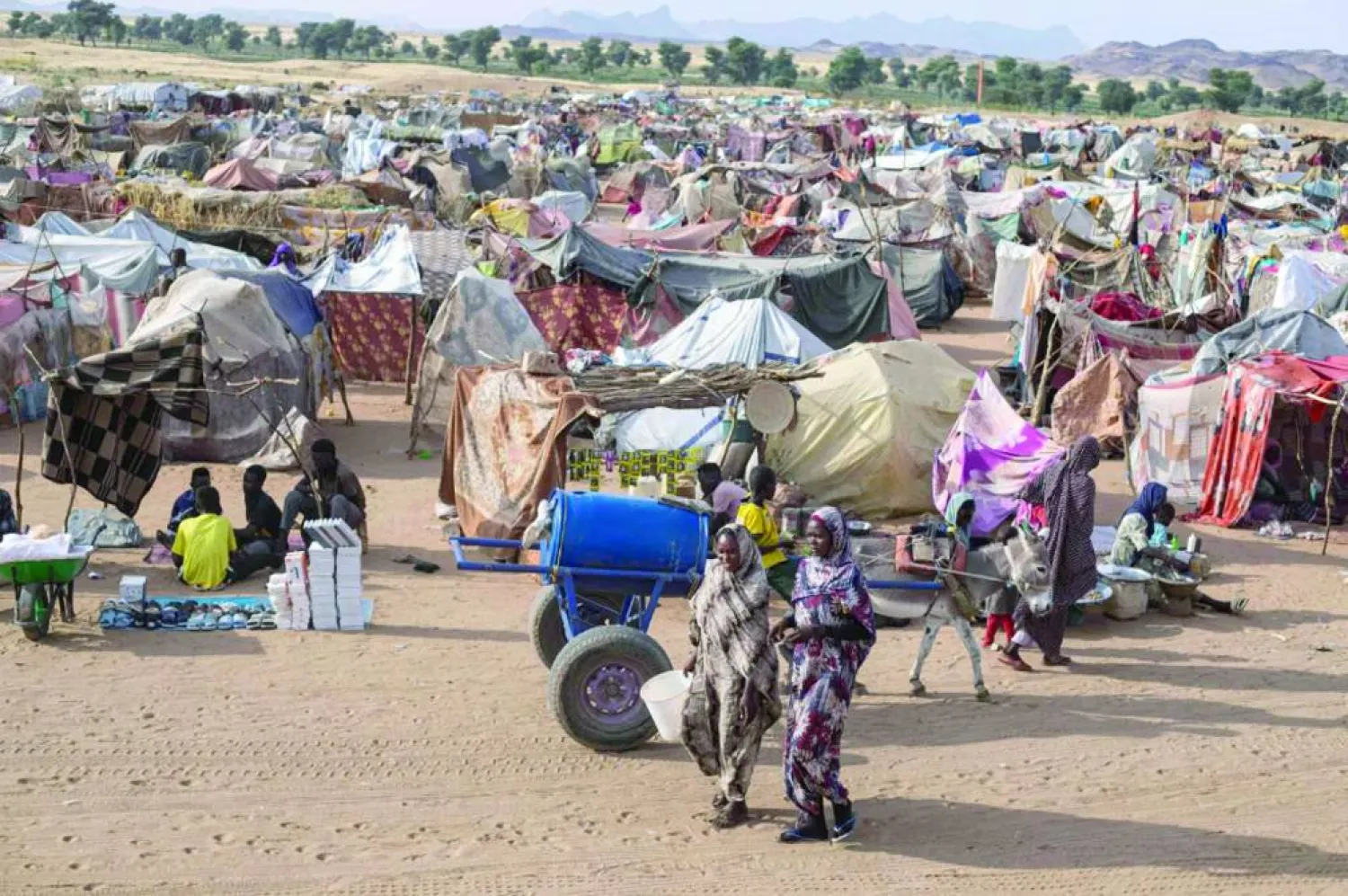 نازحون سودانيون فروا من الفاشر بعد سقوط المدينة في قبضة «قوات الدعم السريع» (أ.ف.ب)