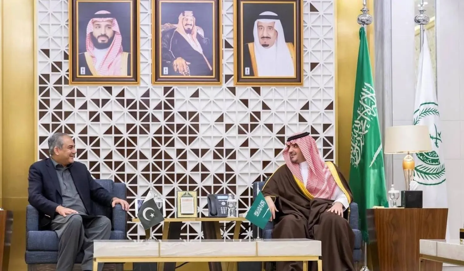 Saudi Interior Minister Prince Abdulaziz bin Saud bin Naif receives his Pakistani counterpart Mohsin Raza Naqvi in Riyadh on Monday. (SPA)
