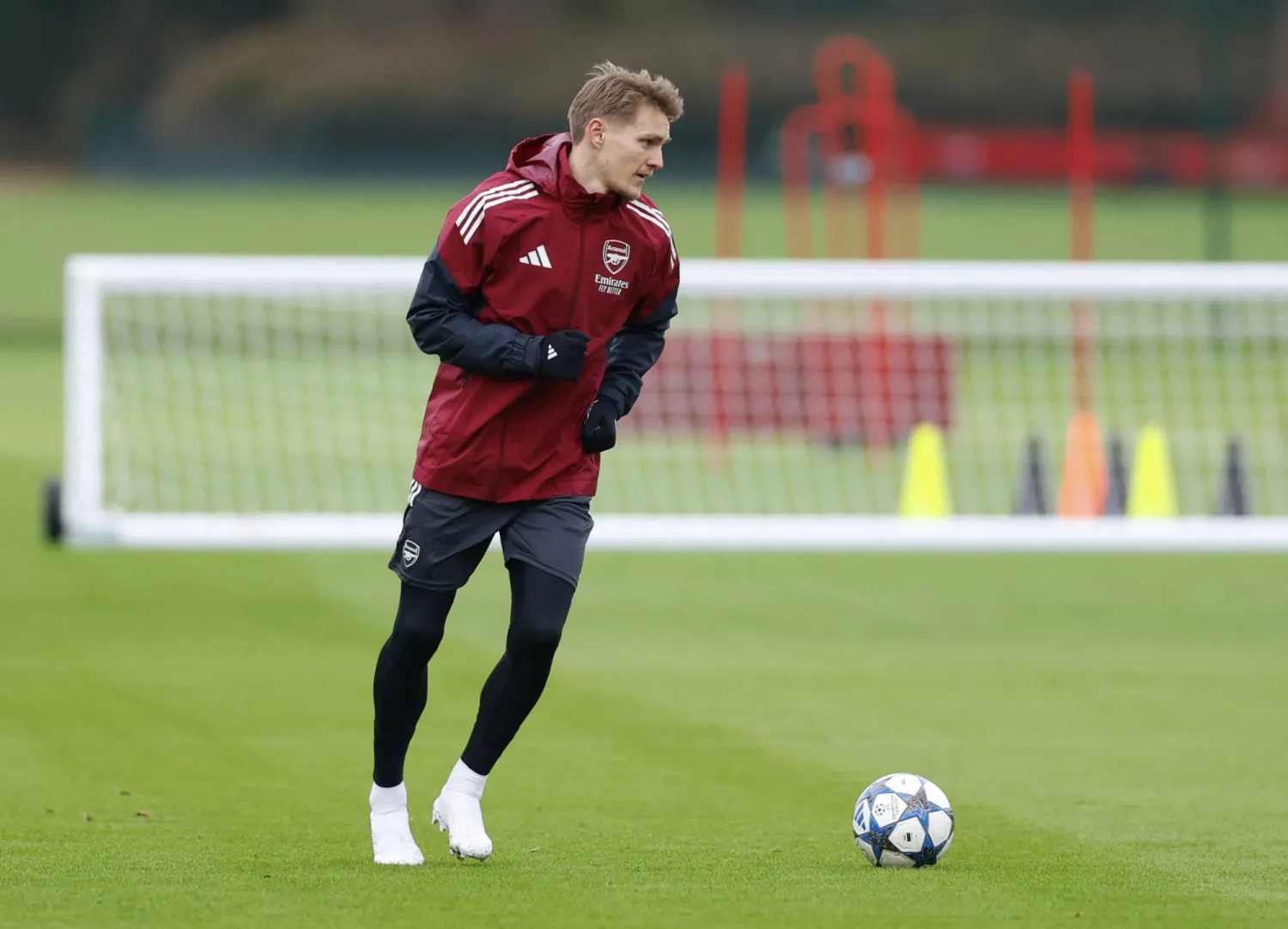 النرويجي مارتن أوديغارد قائد آرسنال (رويترز)