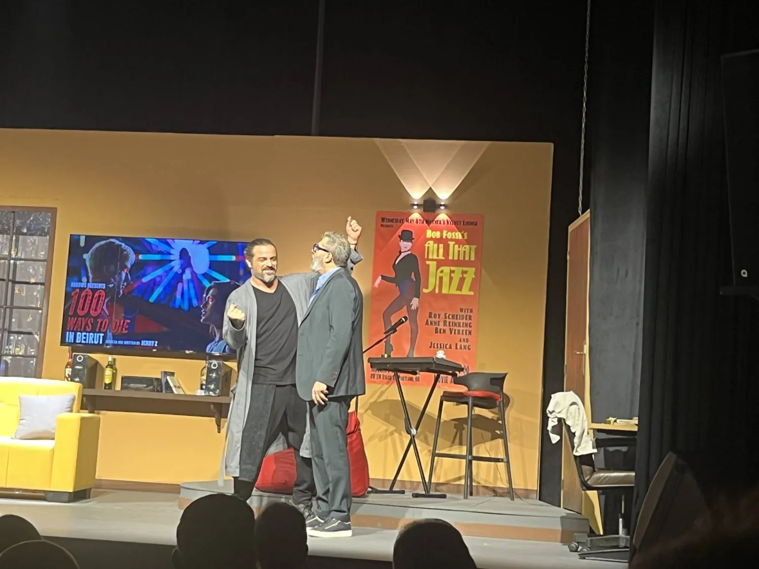 يقدم بطلا العمل قصة واقعية تتناول أزمة الإنتاج الدرامي المحلي (الشرق الأوسط)