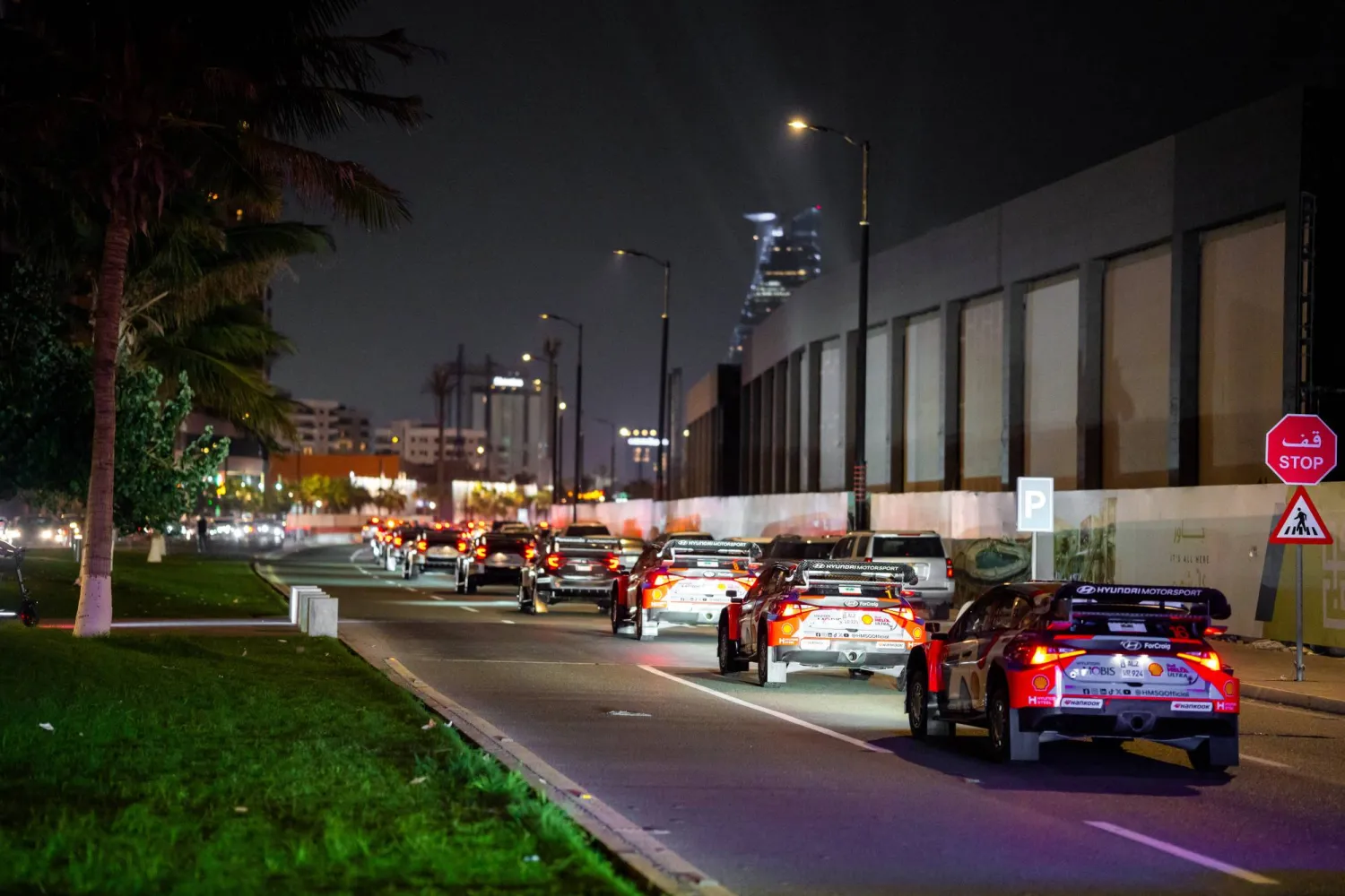 جانب من المسيرة الترحيبية التي أقيمت في كورنيش جدة للمشاركين (الشرق الأوسط) 