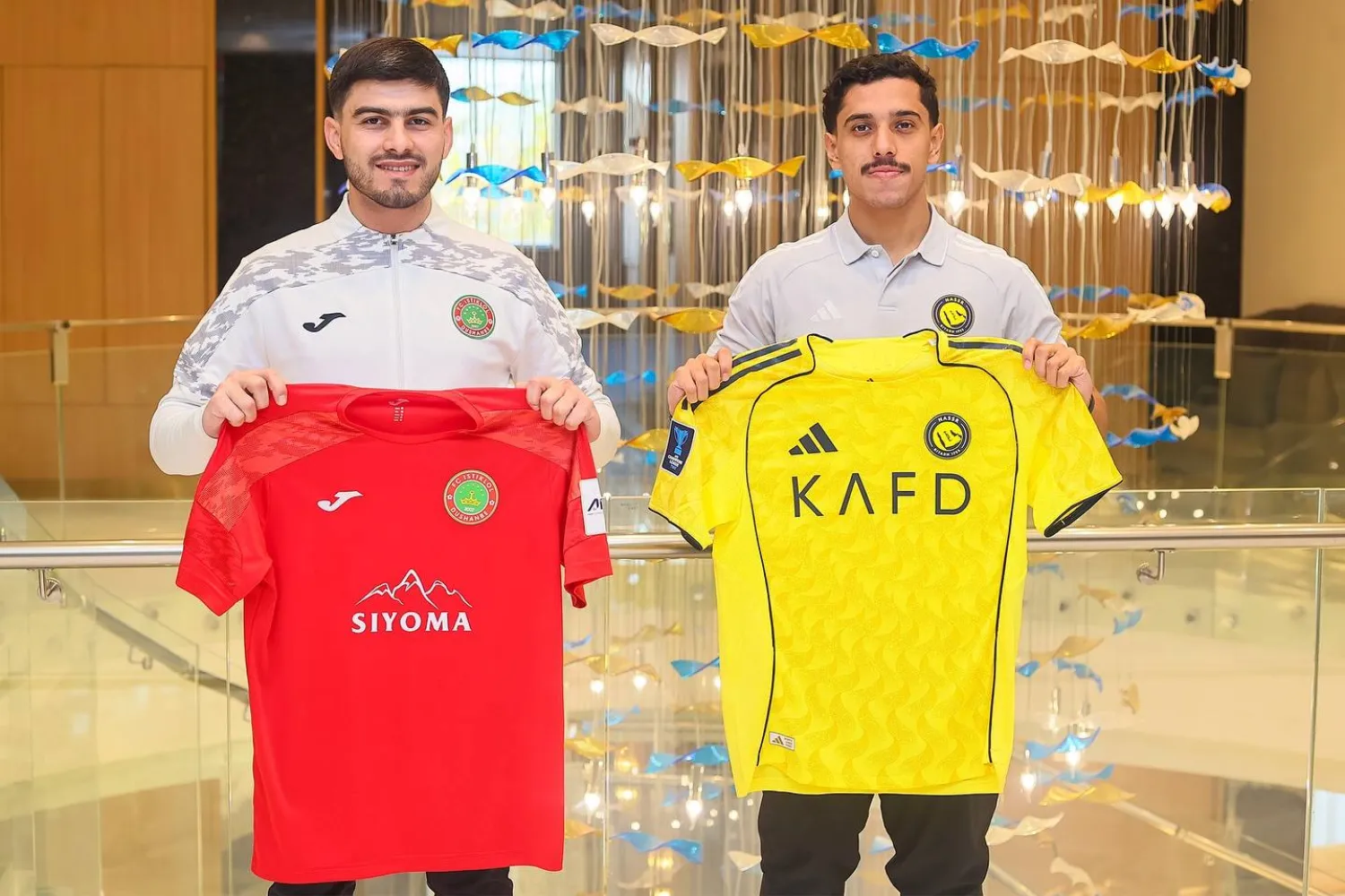 النصر سيواجه استقلول بقميصه الأصفر الشهير (حساب استقلول في فيسبوك)