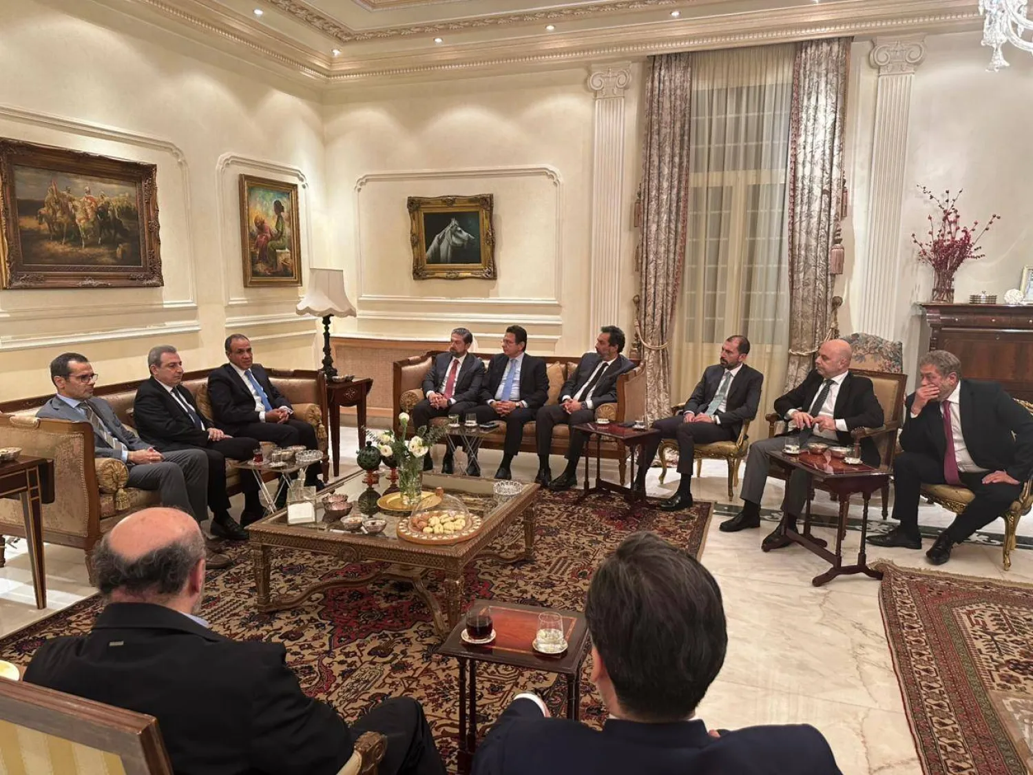 وزير الخارجية المصري بدر عبد العاطي يلتقي عدداً من أعضاء مجلس النواب اللبناني في بيروت (وزارة الخارجية المصرية)