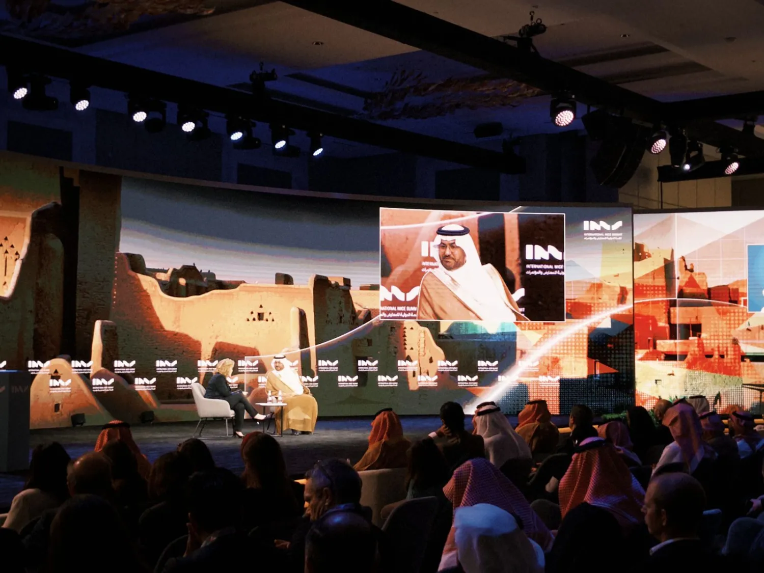 الرئيس التنفيذي وعضو مجلس الإدارة بالهيئة السعودية للسياحة فهد حميد الدين في «القمة الدولية للمعارض والمؤتمرات» يوم الأربعاء (الشرق الأوسط)