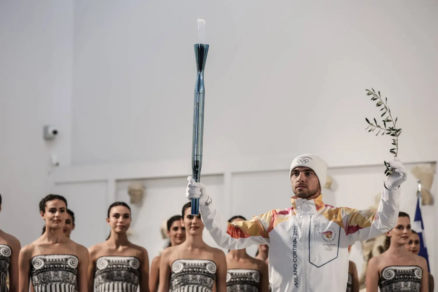 المسيرة تبدأ مساراً يستمر 63 يوماً على مسافة 12 ألف كيلومتر (رويترز)