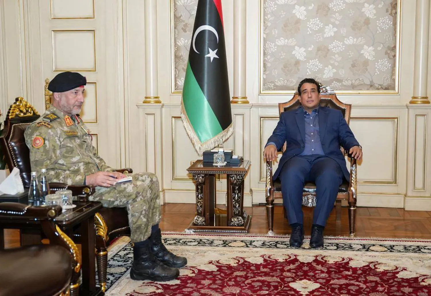 جانب من اجتماع المنفي والحداد (المجلس الرئاسي)