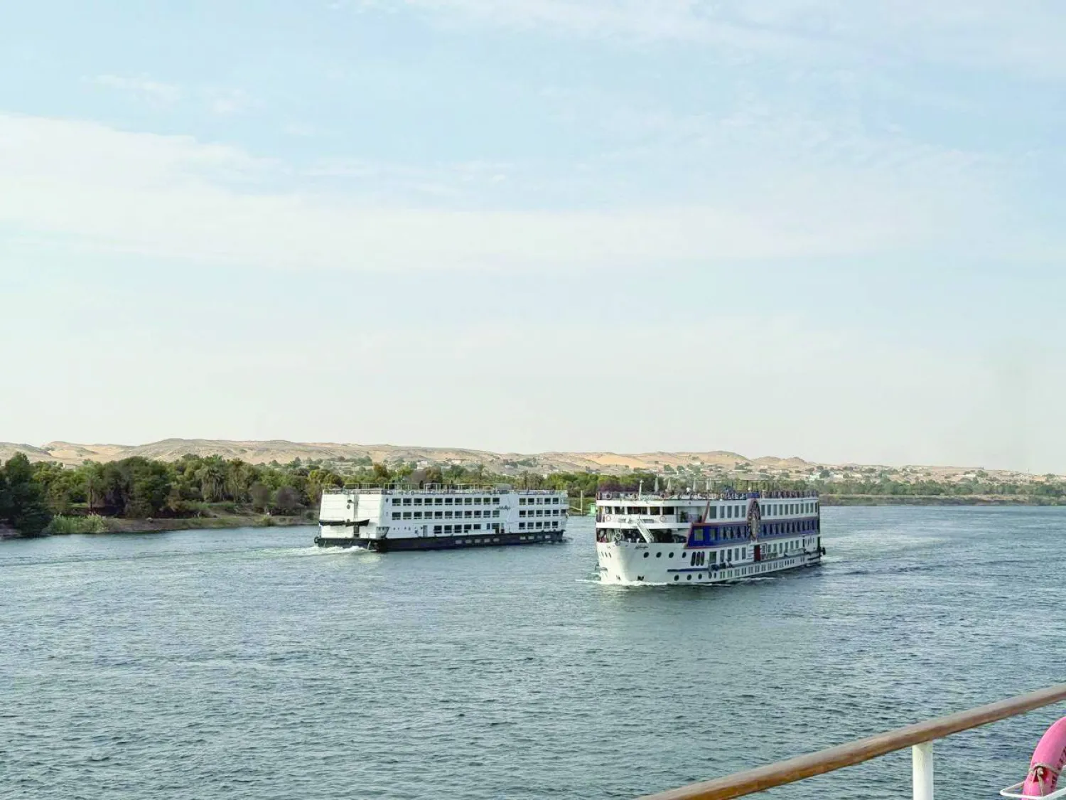 
تبحر السفن شمالاً وجنوباً بين الأقصر وأسوان (الشرق الأوسط)