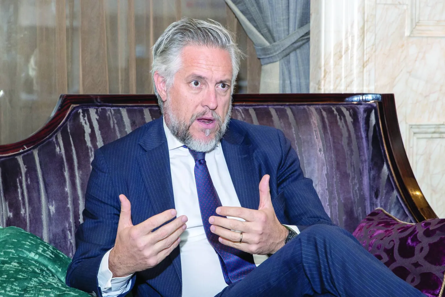 
باتريك سيمونيه رئيس بعثة الاتحاد الأوروبي لدى اليمن (تصوير: صالح الغنام)