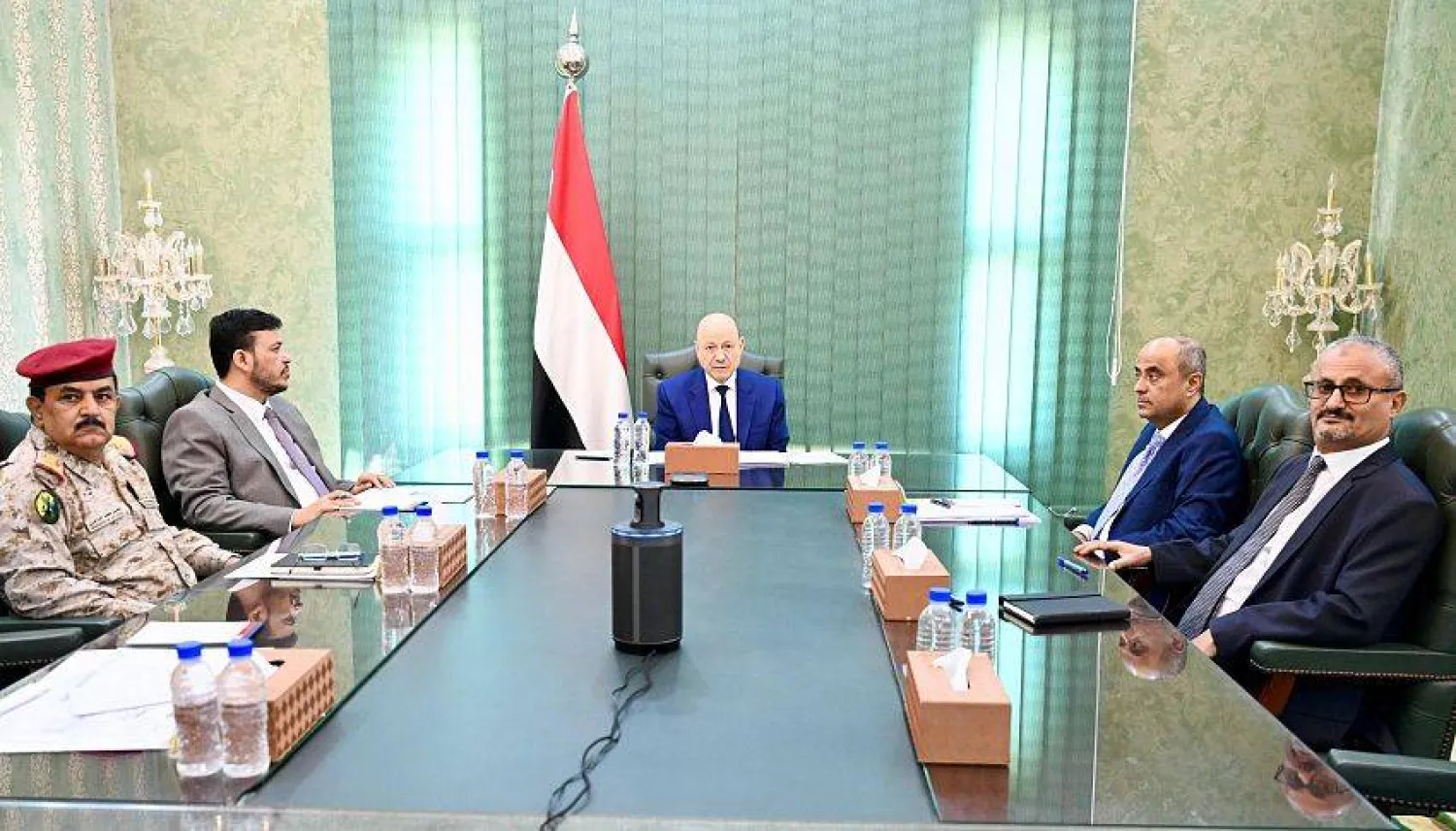 جانب من أحدث اجتماع لمجلس القيادة الرئاسي في اليمن (سبأ)