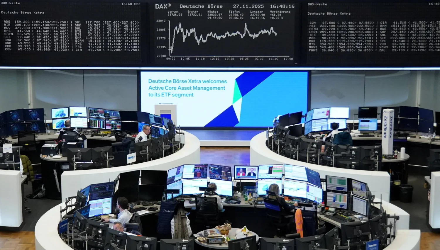 رسم بياني لمؤشر الأسهم الألماني «داكس» في بورصة فرانكفورت (رويترز)