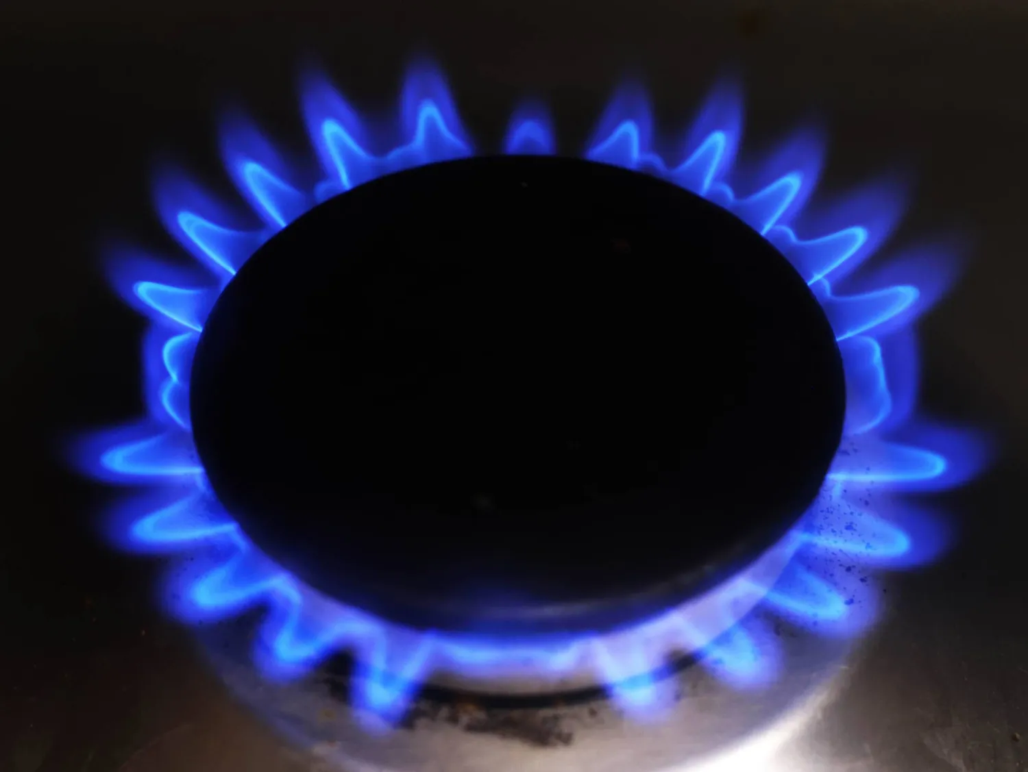 مواقد الغاز تعمل بنوع من الوقود الأحفوري (إ.ب.أ)