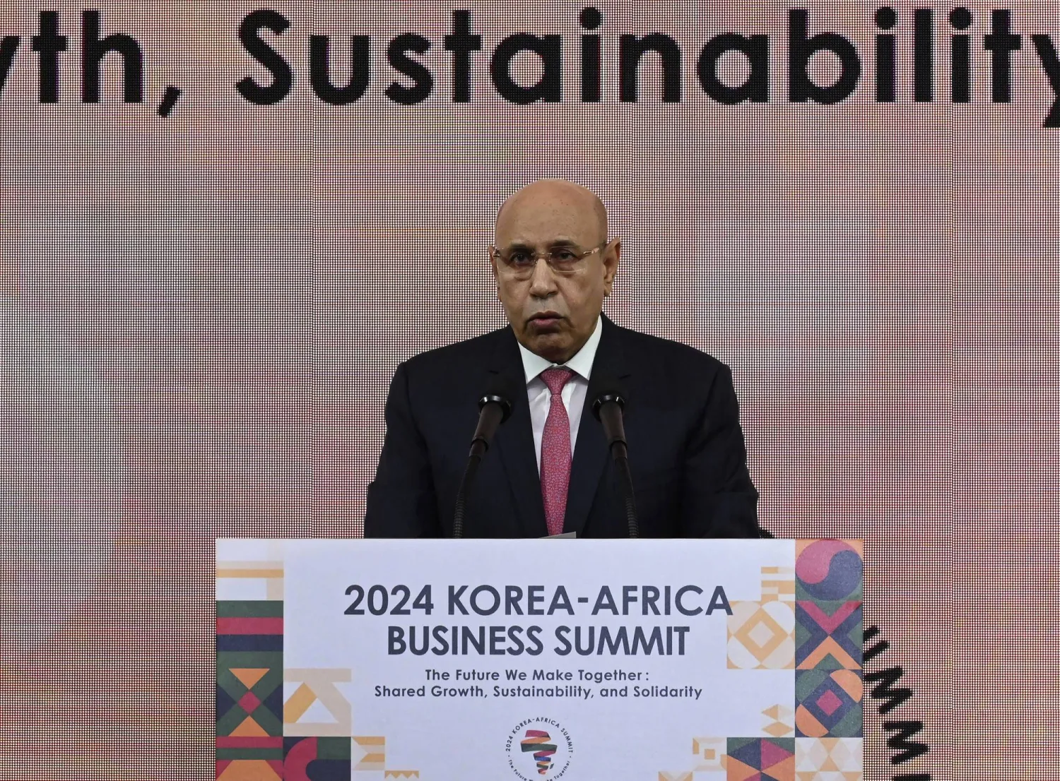 الرئيس ولد الغزواني يَعِد بتنظيم حوار سياسي مفتوح لا يستثني أحداً (أ.ف.ب)