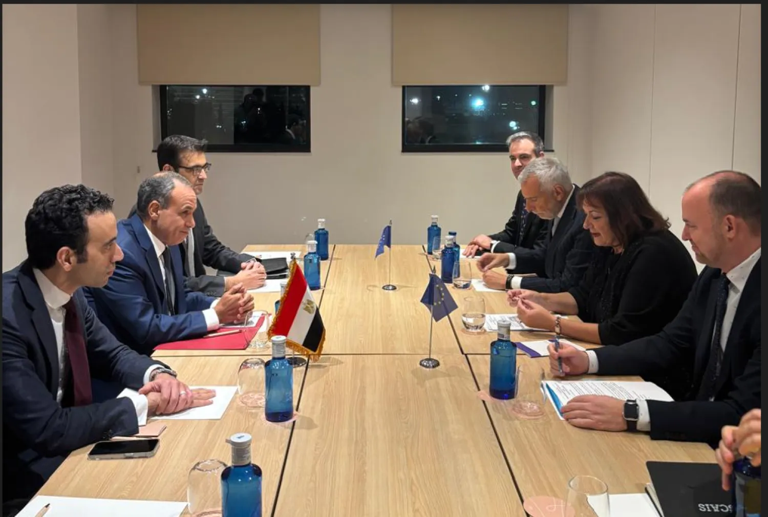 وزير الخارجية المصري بدر عبد العاطي خلال محادثات مع مفوضة الاتحاد الأوروبي للمتوسط دوبرافكا سويتشا (الخارجية المصرية)