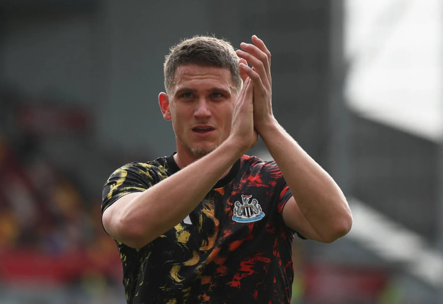 سفين بوتمان مدافع نيوكاسل (رويترز)