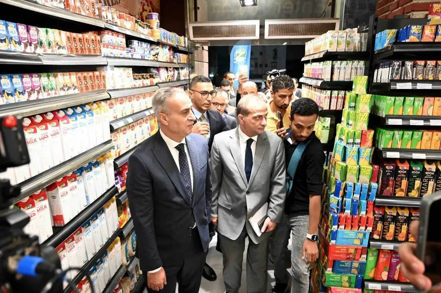 Egyptian officials inspect a retail outlet (Egyptian Consumer Protection Agency)  