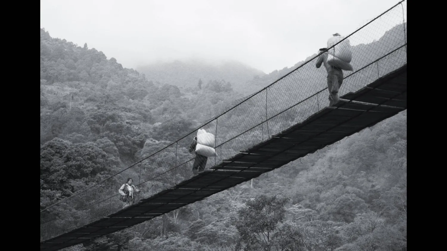 اعتمد المخرج على نقل صورة حقيقية من الواقع في فيلمه (الشركة المنتجة)