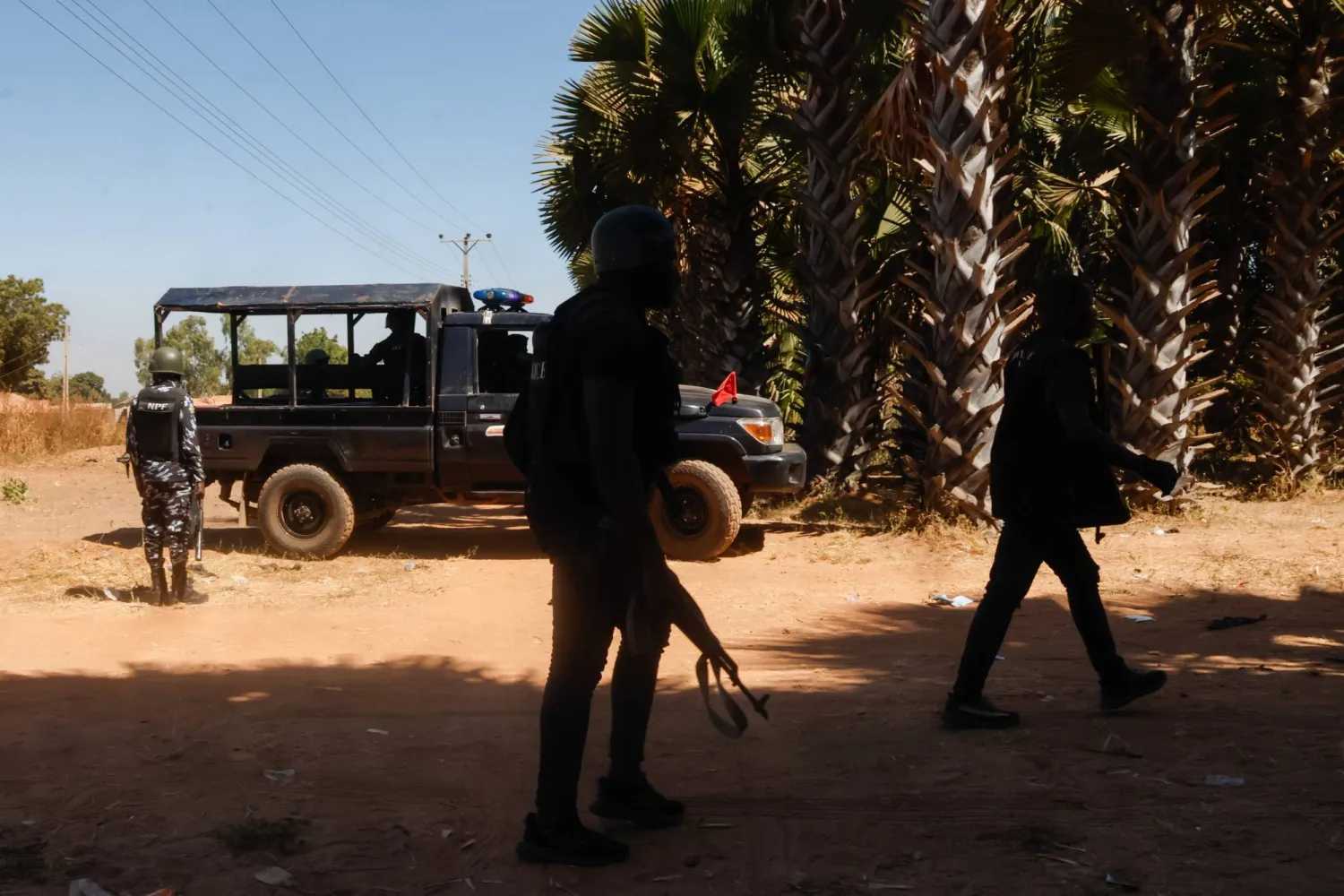 الجيش النيجيري تمكن السبت من إحباط هجوم واسع شنّه مقاتلون من تنظيم «داعش في غرب أفريقيا» ضد بلدة شيبوك (إ.ب.أ) 