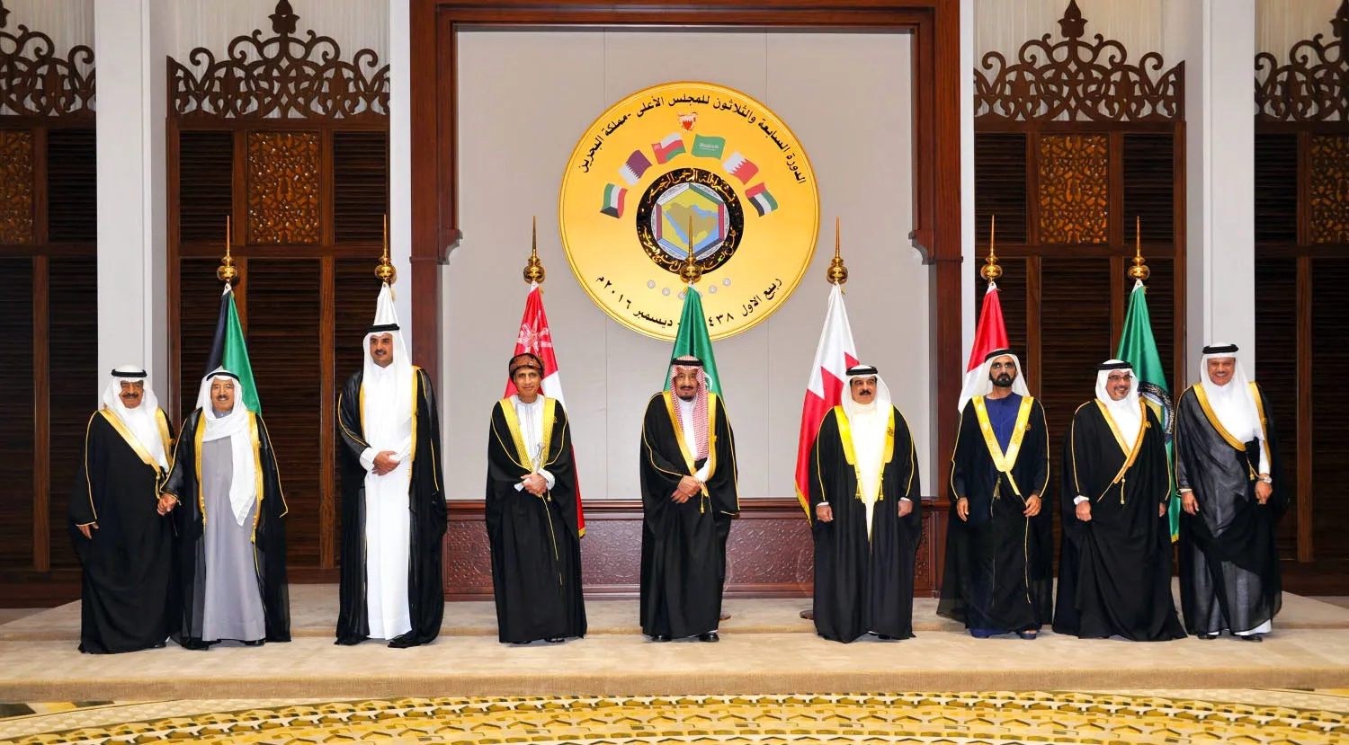 منذ انطلاقة مجلس التعاون الخليجي استضافت البحرين 7 قمم خليجية - وفي الصورة قادة الخليج في قمة عام 2016 في المنامة (بنا)