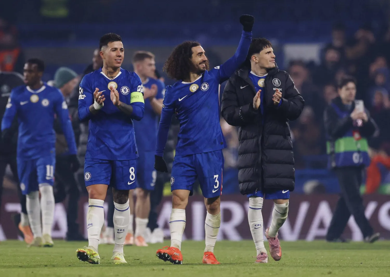 تشيلسي يكشر عن انيابه ويتخطى برشلونة بثلاثية نظيفة في دوري أبطال أوروبا (رويترز)