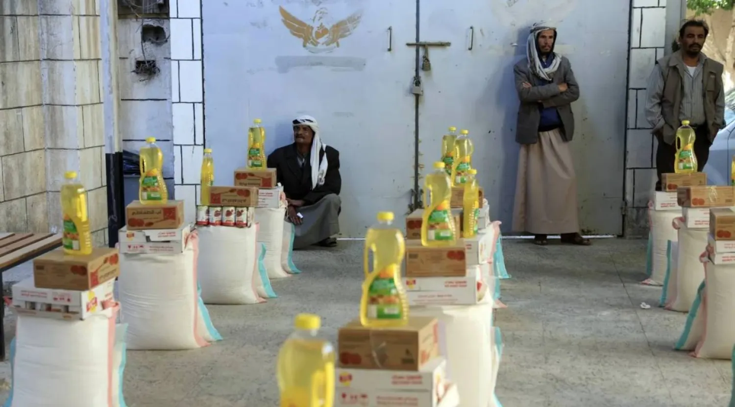 Distribution of food aid in Sanaa (dpa)