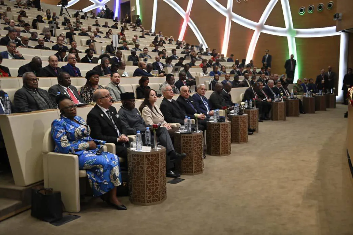 مشاركون في «مؤتمر جرائم الاستعمار في أفريقيا» في الجزائر الأحد (الخارجية الجزائرية)