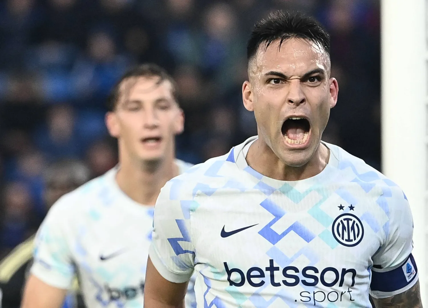 لاوتارو مارتينيز مهاجم إنتر ميلان (أ.ف.ب)