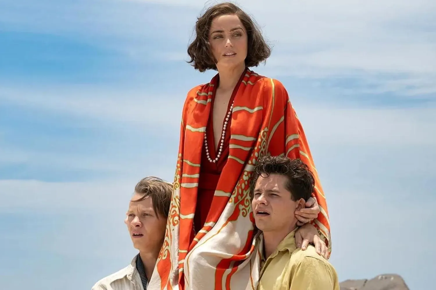 Galapagos'taki uzak bir adaya giden 8 kişinin hikayesini anlatan Eden, mutluluğu ararken ne kadar ileri gidebileceğimizi sorguluyor (Vertical / Amazon Prime Video)