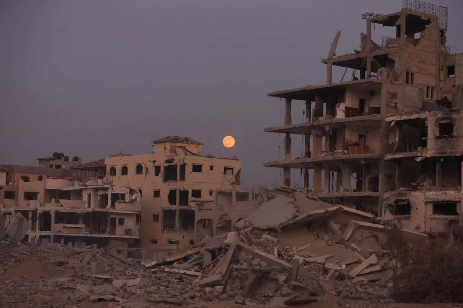 İsrail ordusu, Gazze Şeridi'nde çoğu kadın ve çocuk 70 bine yakın kişiyi katletti (Reuters)