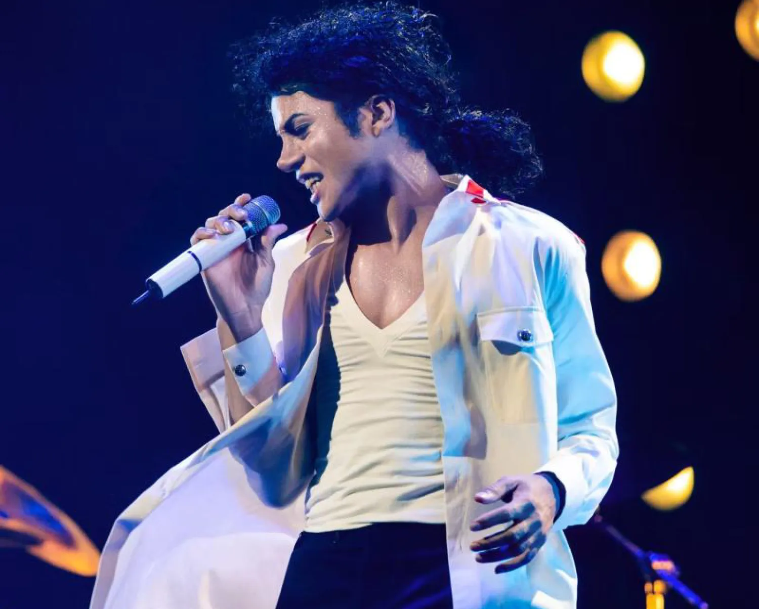 Efsanenin hayatını anlatan film 24 saatte rekor kırdı