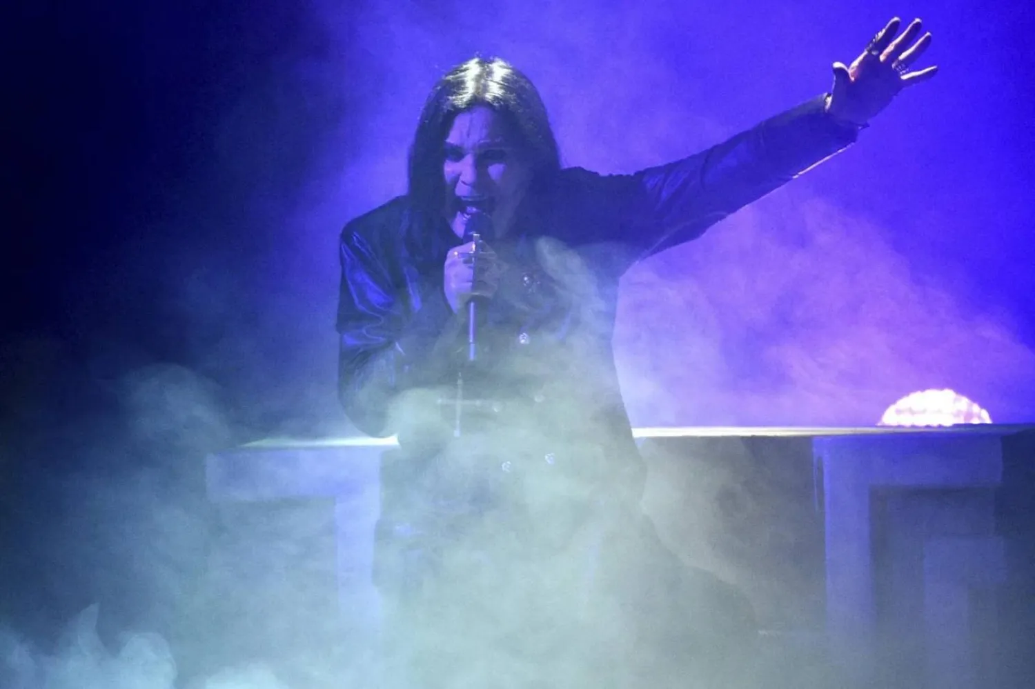 Donald Trump, Sharon Osbourne'a bıraktığı sesli mesajda, hayatını kaybeden eşi Ozzy'yi övdü (AP)