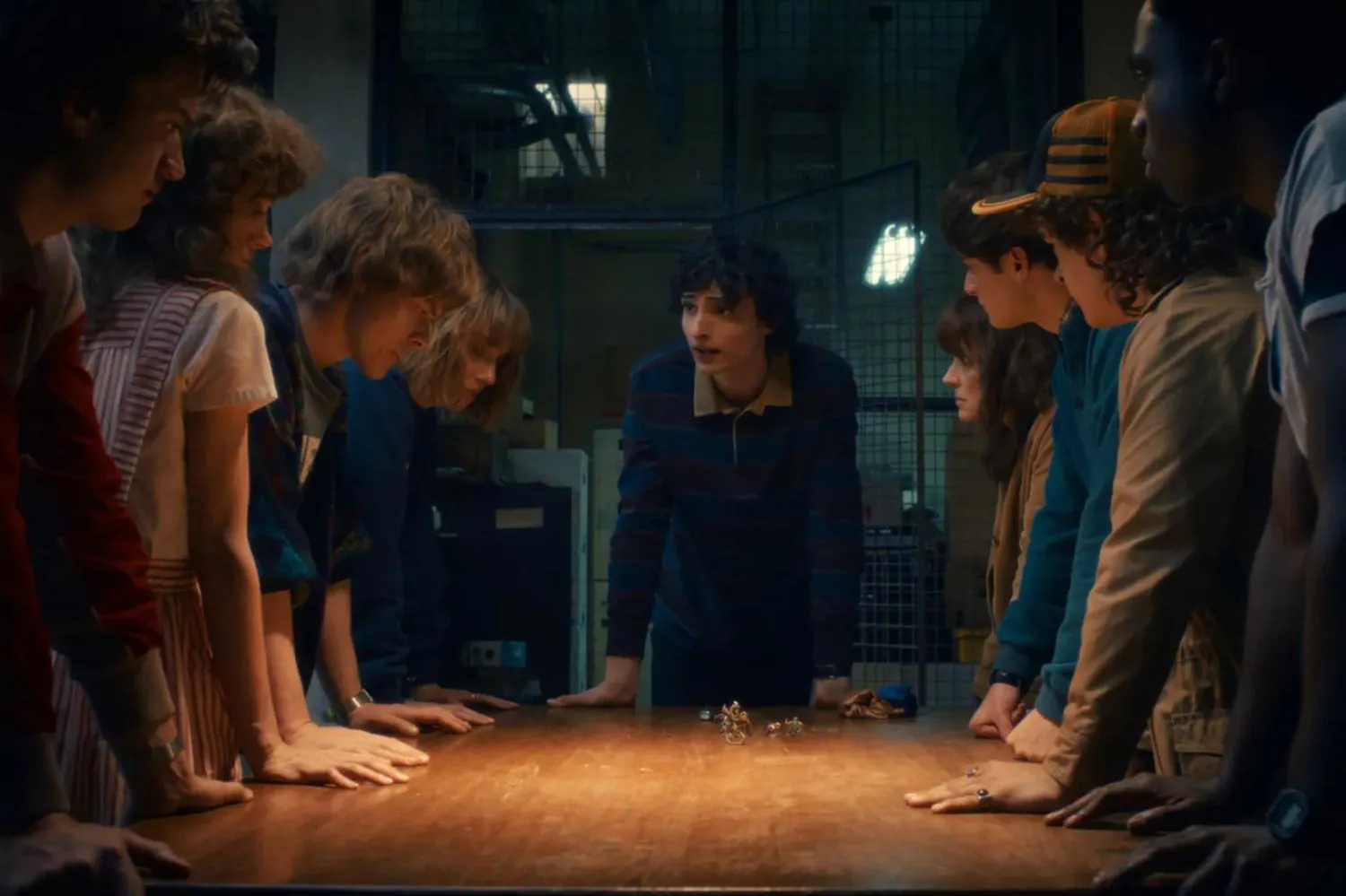 Ekran hayatına 2016'da başlayan Stranger Things, 1980'lerde kurgusal bir Amerikan kasabasında yaşanan bir dizi paranormal olayı konu alıyor (Netflix)