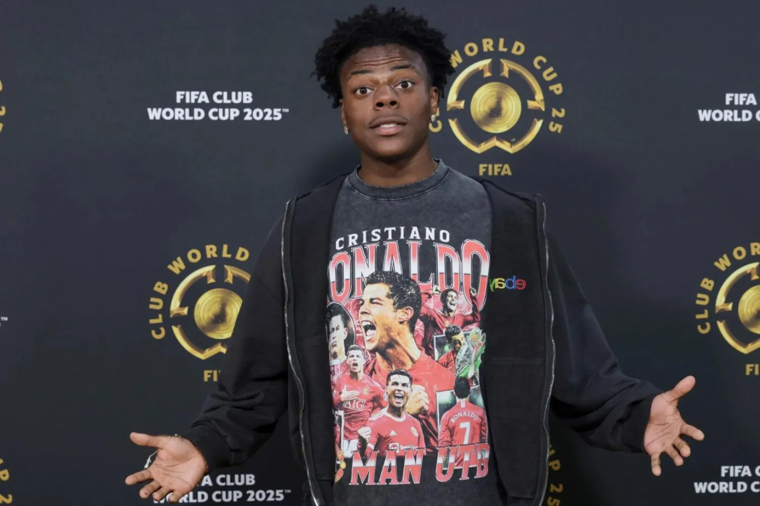 YouTube yıldızı IShowSpeed'in, kendini "1 numaralı parasosyal" diye niteleyen saplantılı bir hayranını engellemesi üzerine bu kelimeyi sözlükte arayanların sayısında patlama yaşandı (AFP)