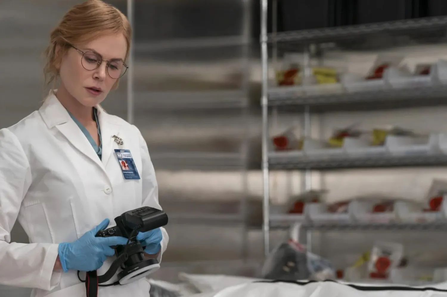 Diziye adını veren Scarpetta'yı canlandıran 58 yaşındaki Nicole Kidman, Saatler'deki (The Hours) performansıyla 2003'te Oscar'a uzanmıştı (Amazon Prime Video)