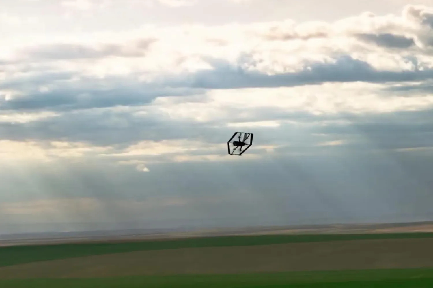 Amazon Prime Air teslimat drone'u, 2019 Mart'ta uçuş denemesinde (Amazon)