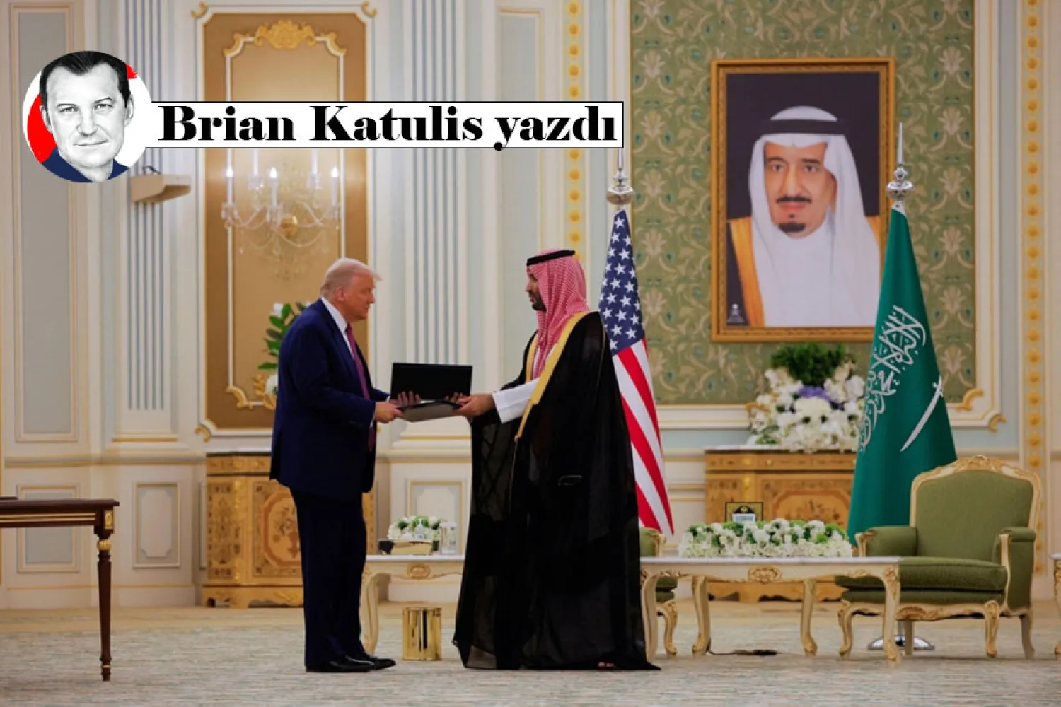 Suudi Arabistan Veliaht Prensi Muhammed bin Selman ve ABD Başkanı Donald Trump, Riyad'da yaptıkları görüşmede mutabakat zaptı imzaladılar, 13 Mayıs (Reuters)