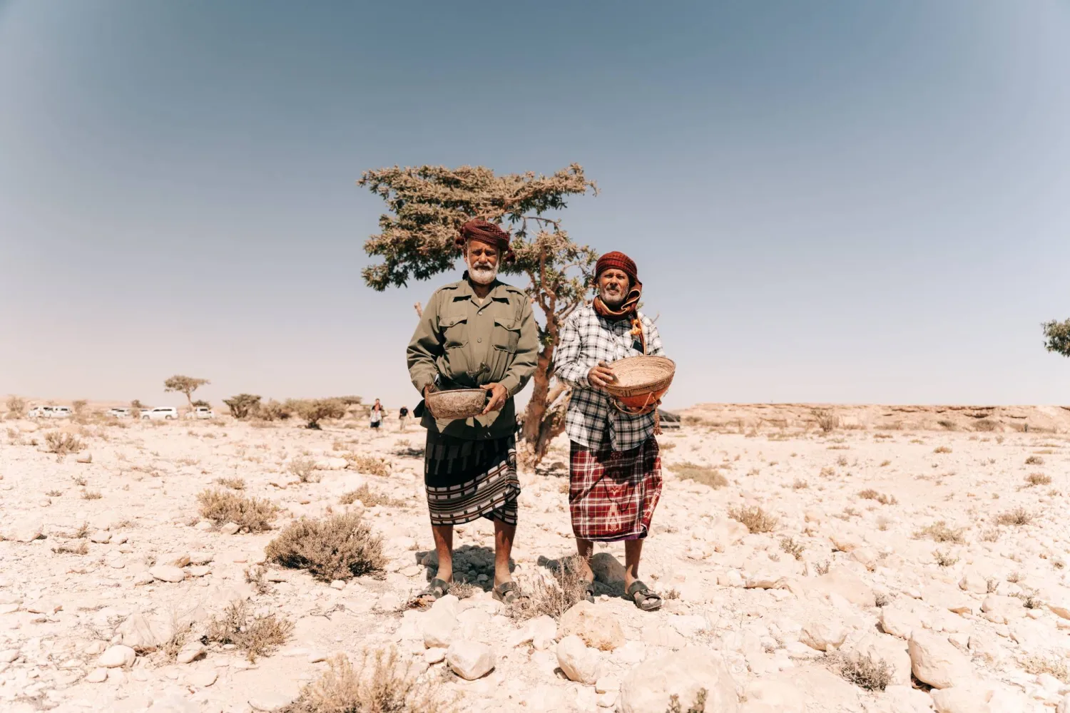 بالنسبة للعمانيين فإن ذِكر «أمواج» واللبان أصبح مرادفاً لعُمان (أمواج)