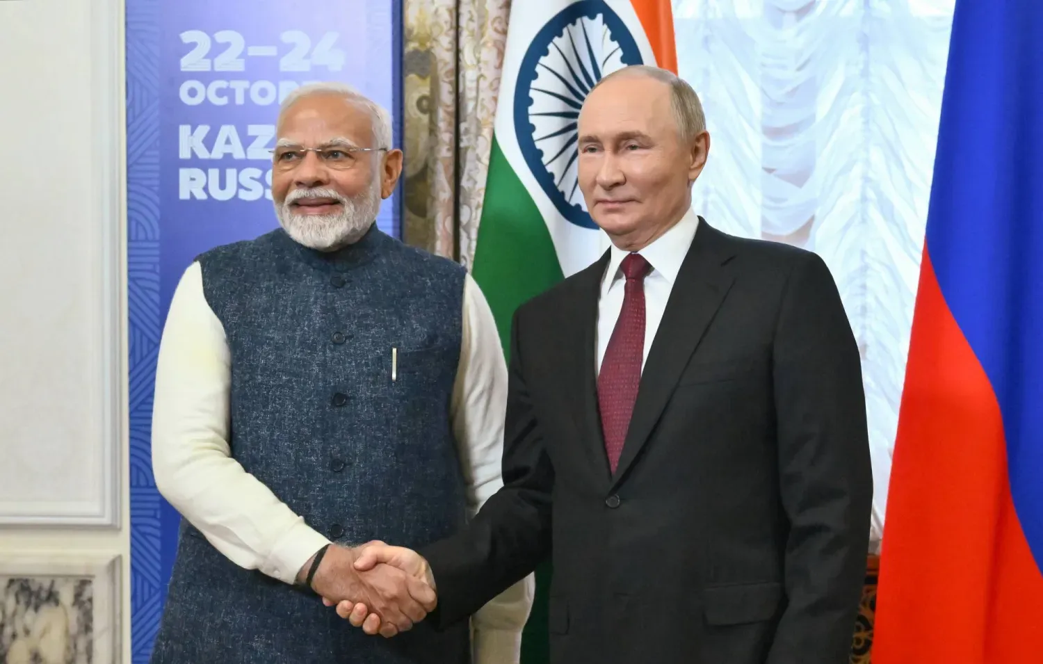 Ekim 2024'te Kazan'da düzenlenen BRICS zirvesi sırasında Putin ile Modi arasındaki görüşmeden (DPA)