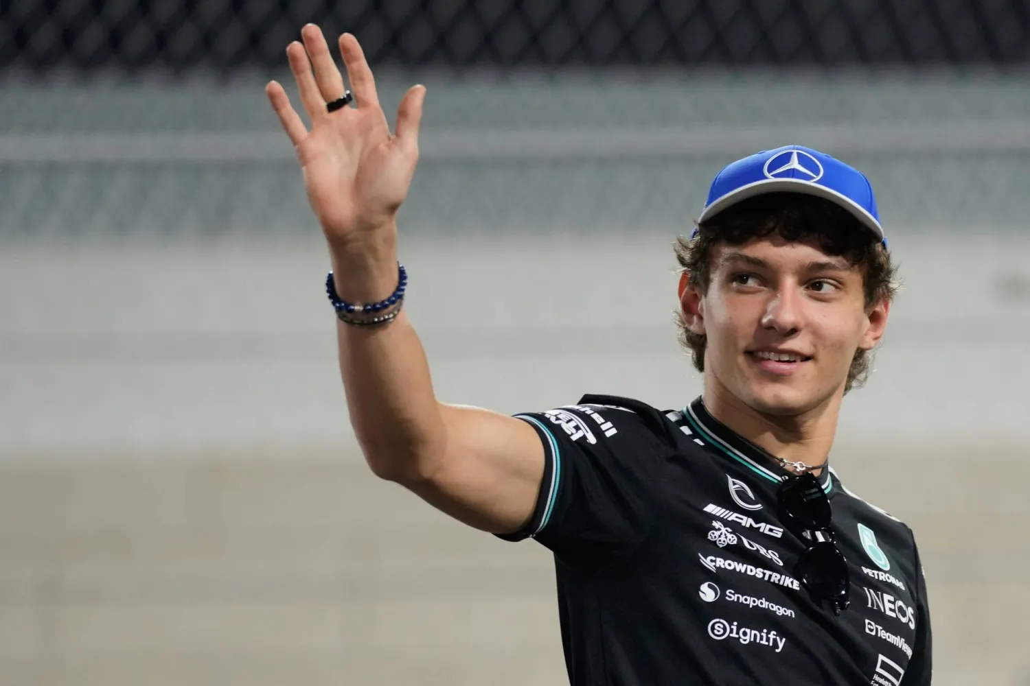 الإيطالي كيمي أنتونيلي سائق فريق مرسيدس (أ.ب)