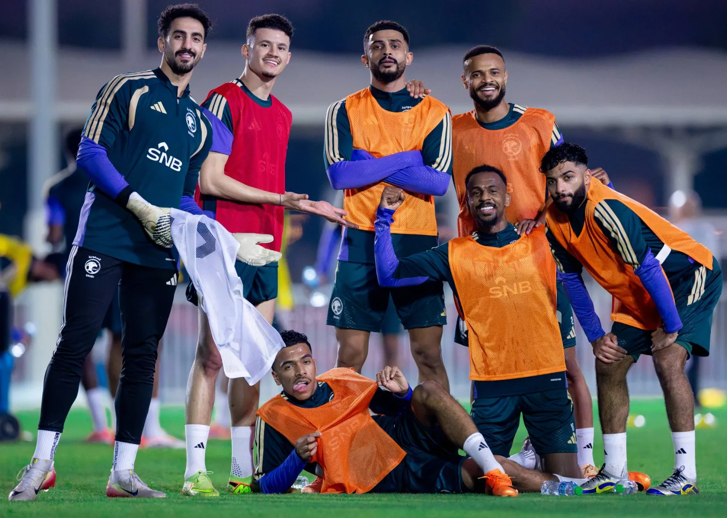 لاعبو الأخضر في التدريبات (المنتخب السعودي)