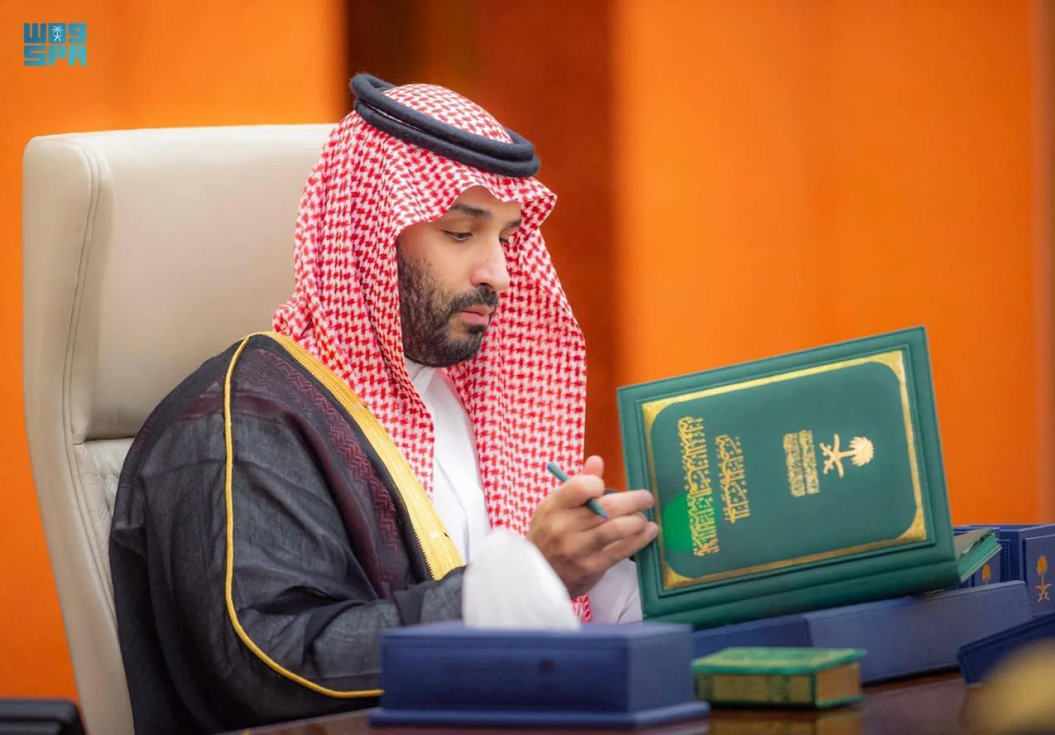 ولي العهد رئيس مجلس الوزراء الأمير محمد بن سلمان مترئساً جلسة مجلس الوزراء الخاصة بإقرار ميزانية العام 2026 (واس)