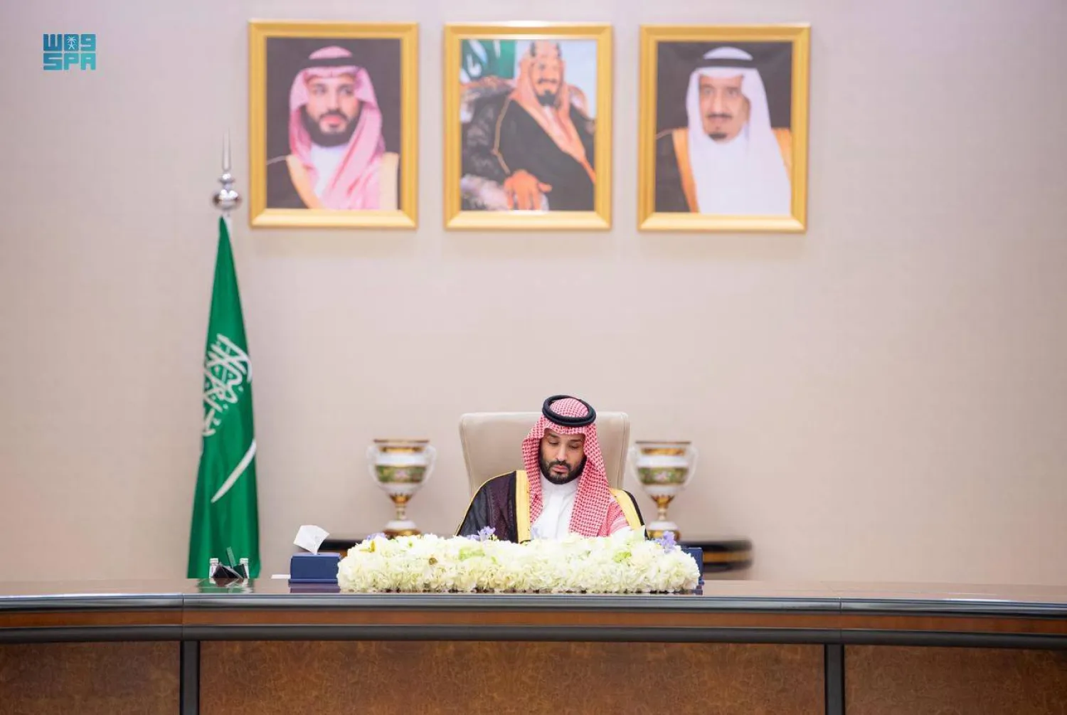 ولي العهد رئيس مجلس الوزراء مترئساً جلسة إقرار ميزانية عام 2026 (واس)