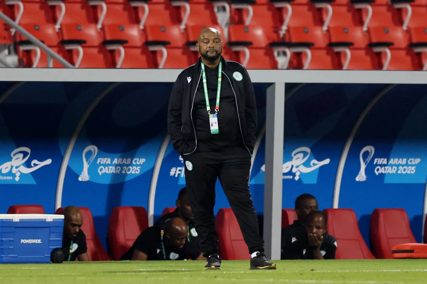 حمادي جامباي مدرب منتخب جزر القمر (رويترز)