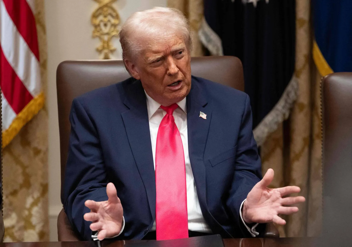 الرئيس الأميركي دونالد ترمب يتحدث خلال اجتماع مجلس الوزراء في البيت الأبيض بالعاصمة واشنطن 2 ديسمبر 2025 (أ.ف.ب)