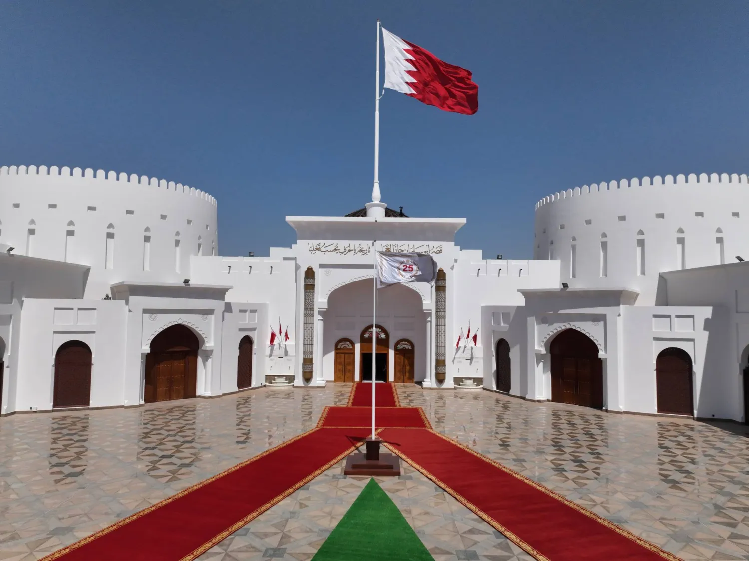 چهل‌وششمین نشست خلیج که در کاخ الصخیر سلطنتی در جنوب‌غربی منامه برگزار می‌شود