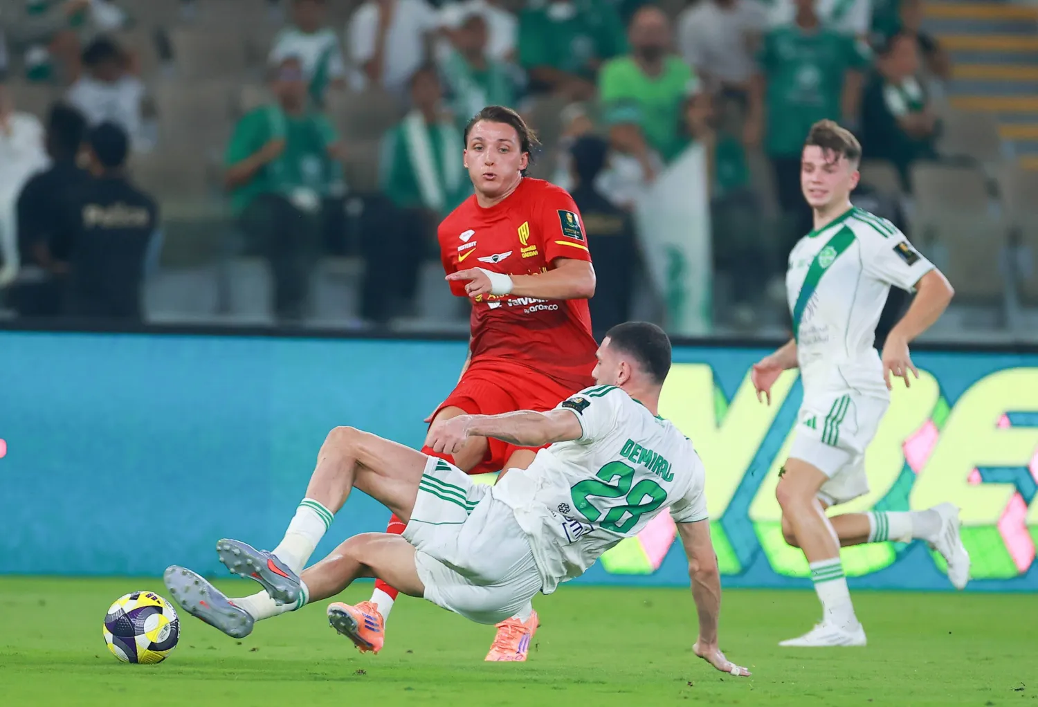 ديميرال في ظهوره الأخيرة أمام القادسية (تصوير: عدنان مهدلي)