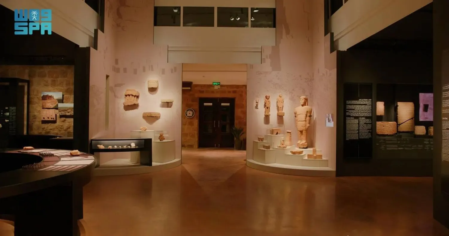 The new permanent exhibition, held at the Dadan archaeological site in AlUla, presents a wide collection of traditional crafts and customs, along with material evidence of cultural exchange between ancient civilizations. (SPA)